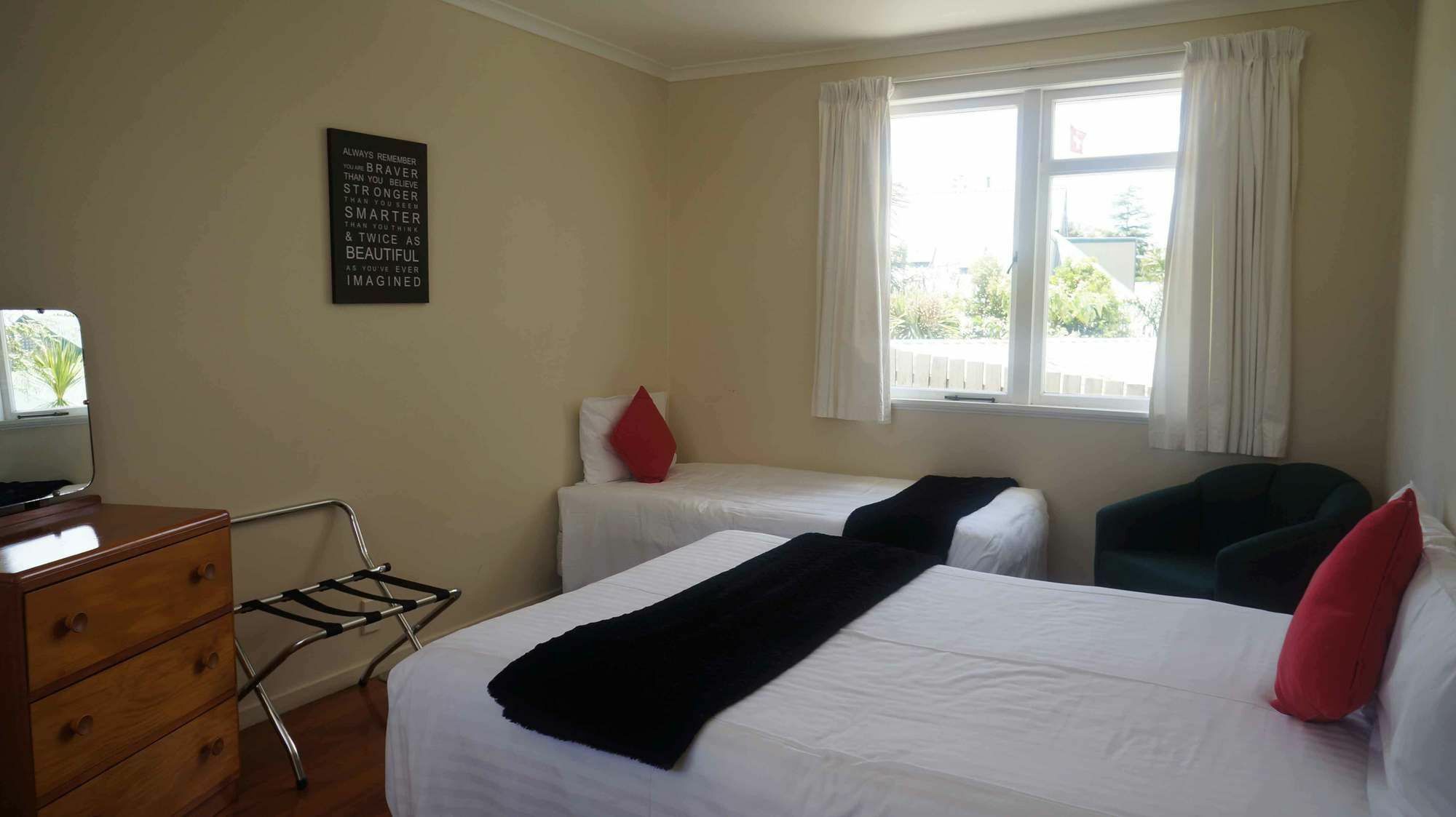 Cheviot Park Motor Lodge Whangarei Extérieur photo
