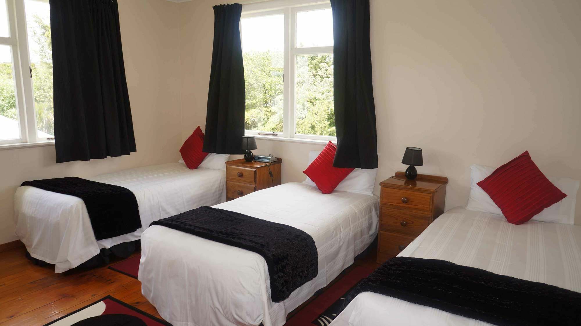 Cheviot Park Motor Lodge Whangarei Extérieur photo