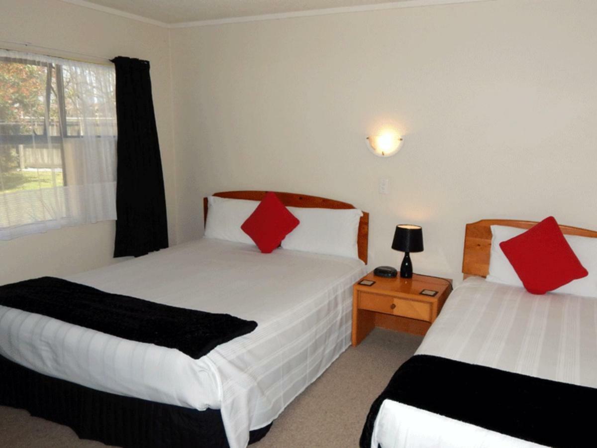 Cheviot Park Motor Lodge Whangarei Extérieur photo